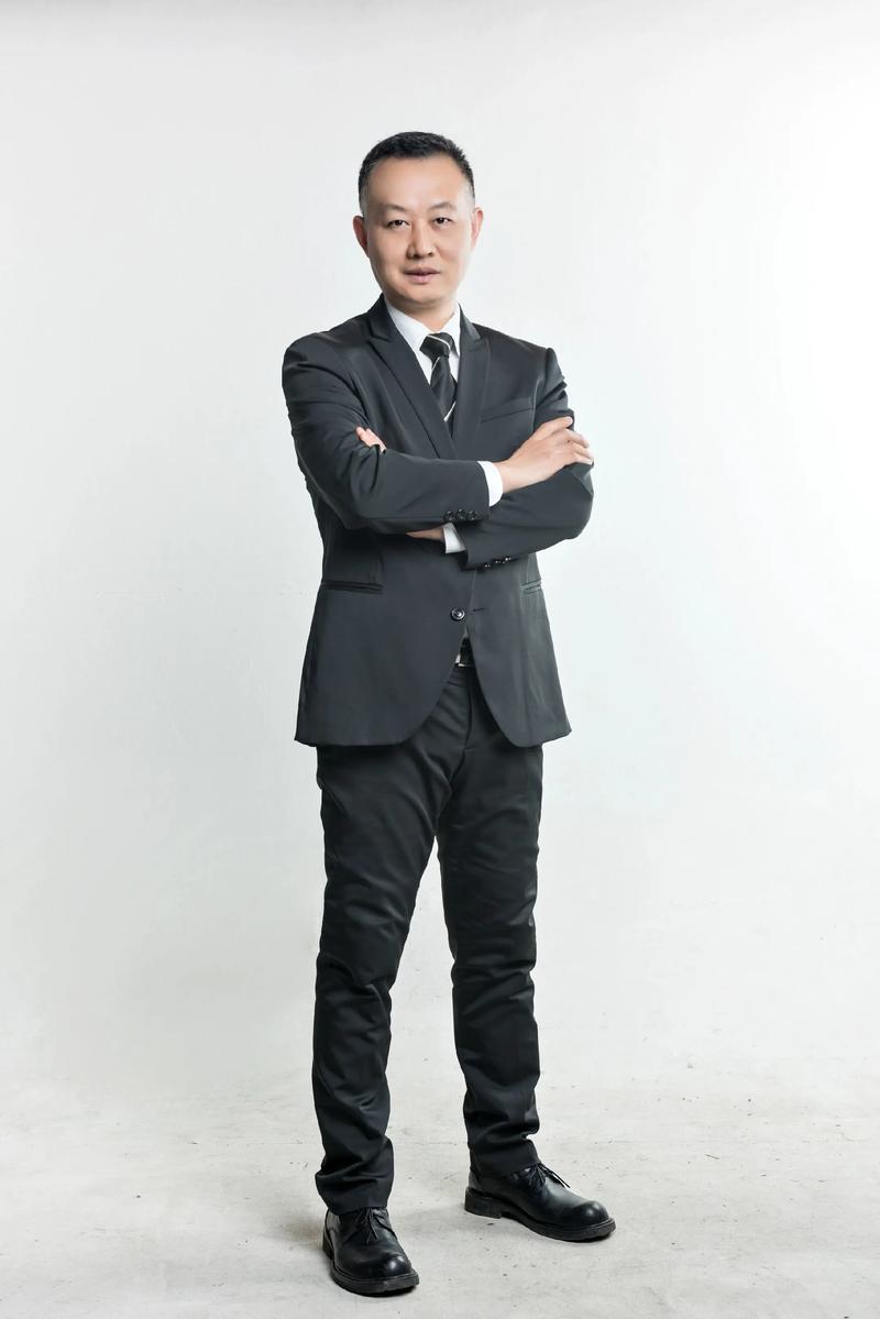 王芳 创始人 & 执行董事